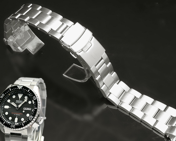 Strap & Bracelet Replacement